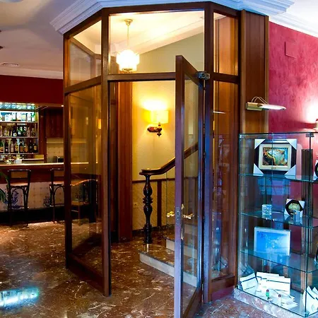Hotel Angeles 2*
